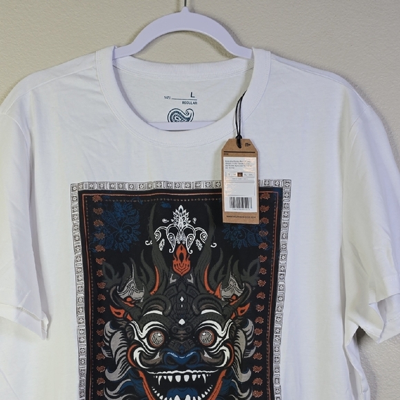 Medicine White Graphic T-Shirt Size large NwT. - Picture 3 of 6
